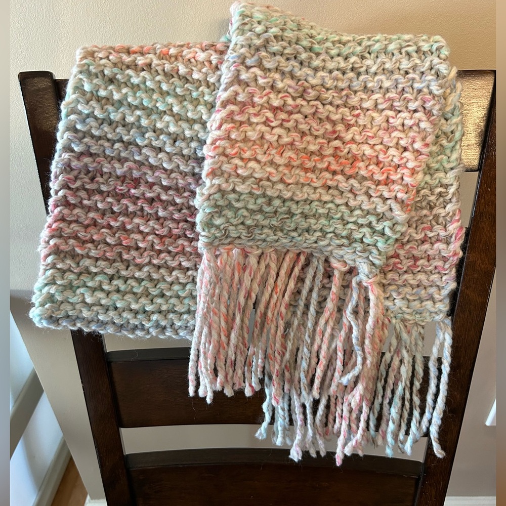 🧣Handknit Scarf with Fringe